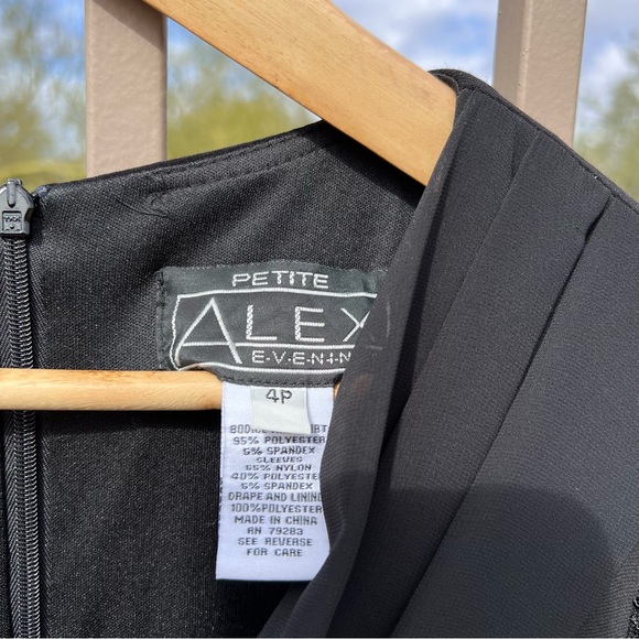 Alex Evenings NWT Women’s Petite Dress Size 4P Color Black Zipper Back - Picture 2 of 11